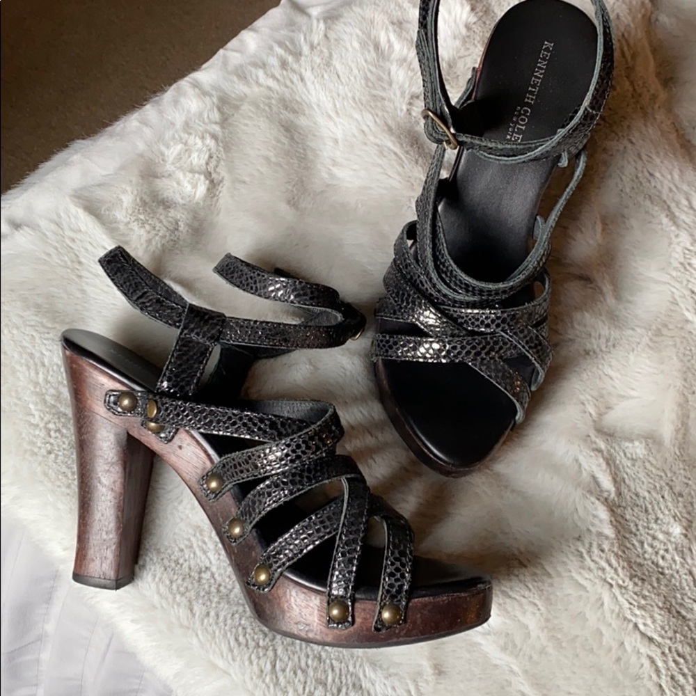Kenneth Cole black strapy heels size 7
